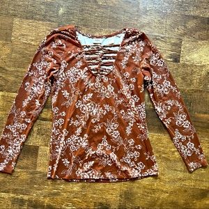 Buckle - long sleeve floral top